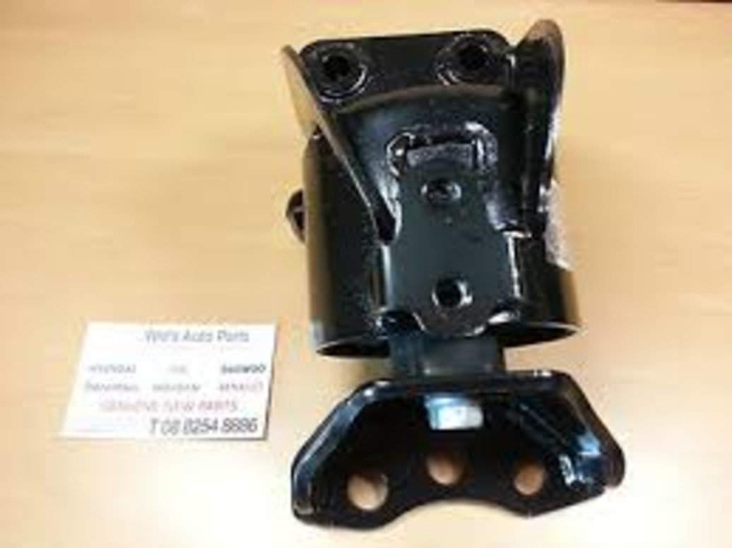 HYUNDAI 218301C800 Transmission Mounting Bracket